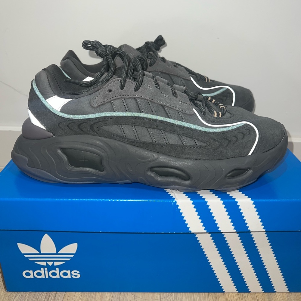 NEVER WORN Adidas Gray Oznova Shoes BRAND NEW